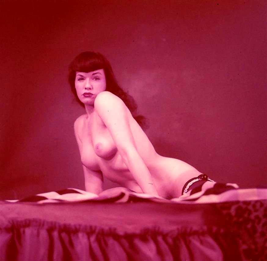 Color porn photos with nude pinup queen bettie page - part 1536